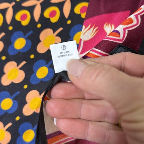 Echo Patchwork Larg Silk Scarf Limited Edition 95th Anniversary 50 x 50 - Picture 4 of 4